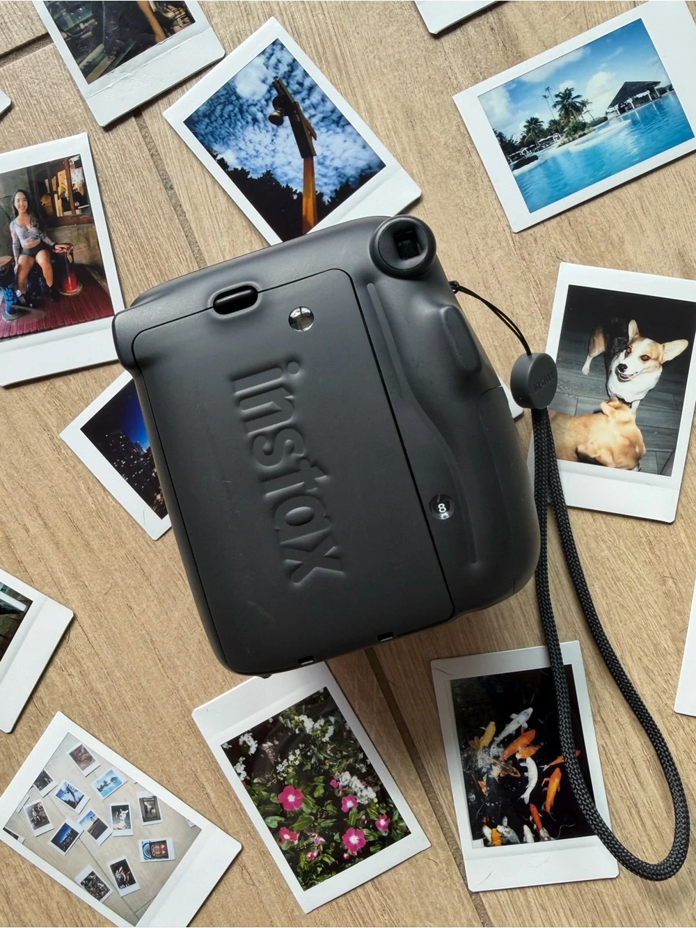 Fujifilm Instax Mini 11 Instant Camera - Black
